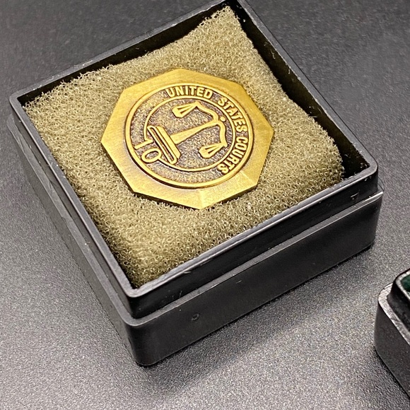 United States Courts 10-15-20 Years of Service Lapel Pins - Picture 5 of 10